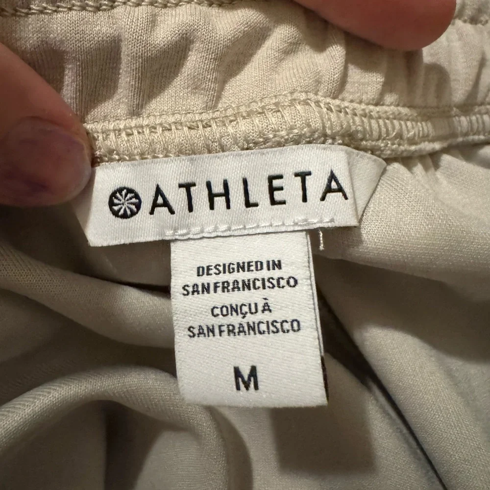 Athleta Seasoft Mid Rise Straight Crop Pants Sz M - Picture 9 of 11